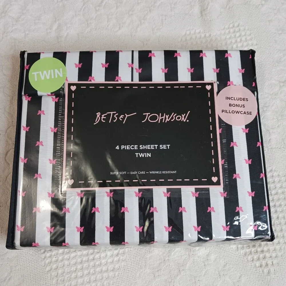 Betsey Johnson Performance Collection Sheet Set size Twin